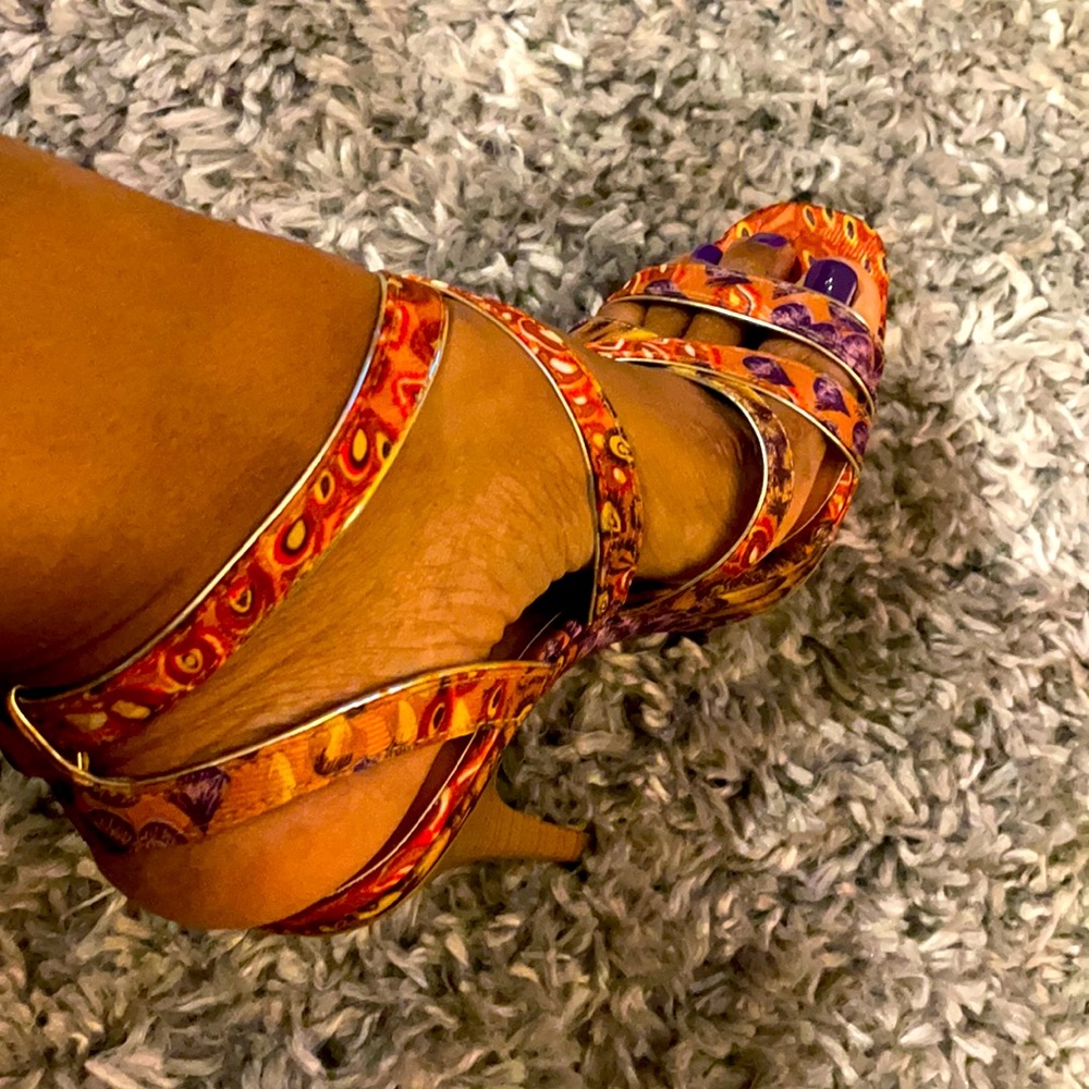 🌸🌺Multicolor Platform Heels🌺🌸 - Picture 5 of 9